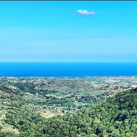La Parrera A House Overlooking The Ionian Sea